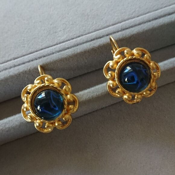 Vintage Cabochon Huggie style Blue and Gold Round Chunky Earrings - Picture 2 of 9